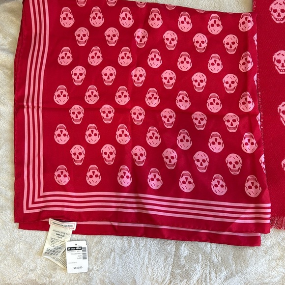 Two Alexander McQueen scarves - Picture 1 of 2